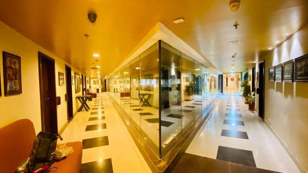 Ганганагар: Black Panther Hotel