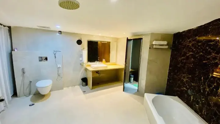 Ганганагар: Black Panther Hotel