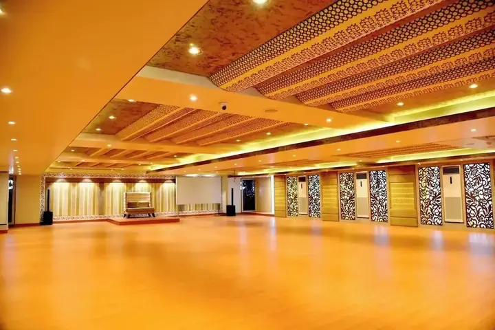 Ганганагар: Black Panther Hotel