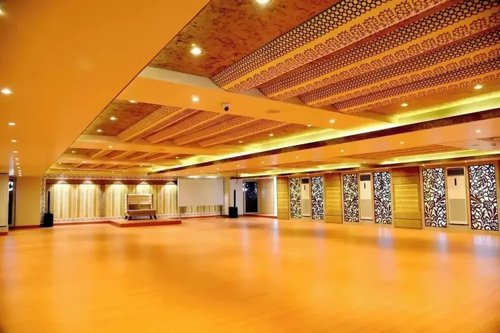 Ганганагар: Black Panther Hotel