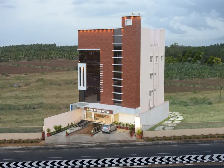 Соманур: The Acacia Hotel