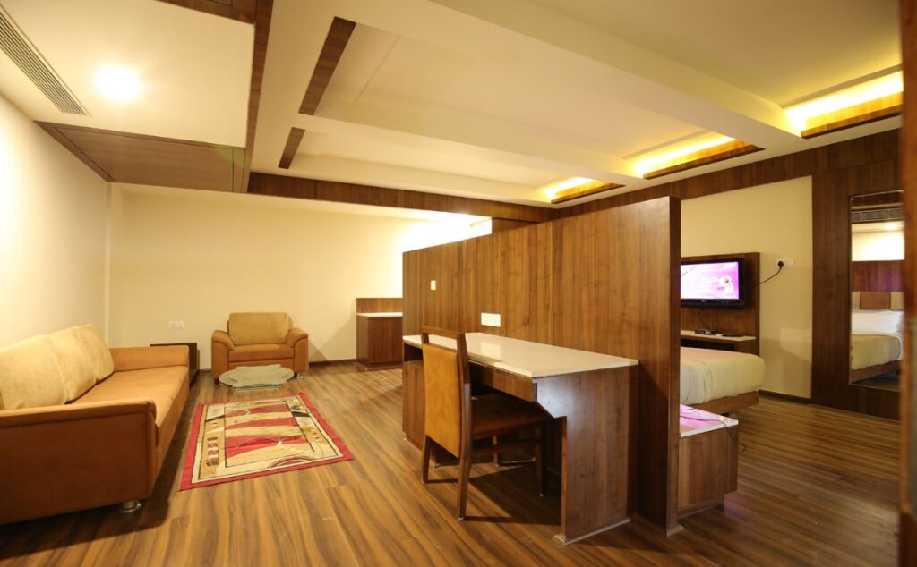 Джамнагар: Keshwaras Residency