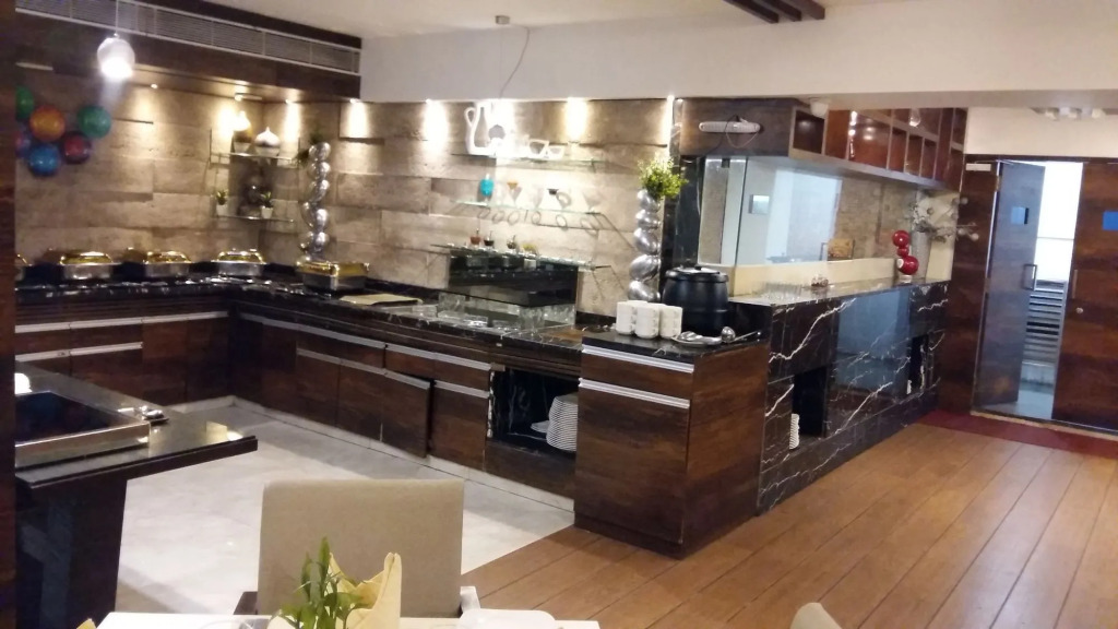 Вадодара: Pride Biznotel Vadodara