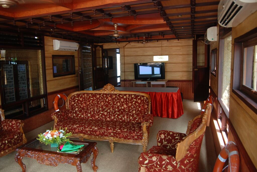 Аллеппи: Ben's Houseboats