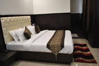 Катра: Green Hotel & Restaurant
