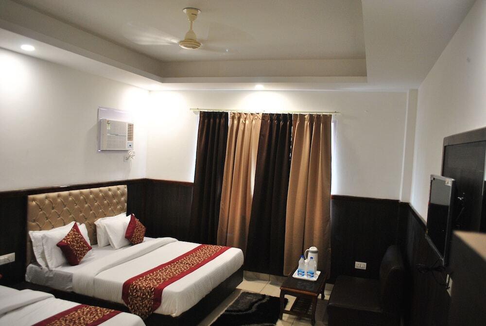 Катра: Green Hotel & Restaurant