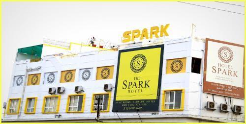 Раджамундри: Hotel Spark
