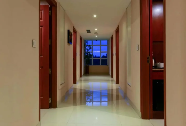 Аллеппи: Camelot Hotel