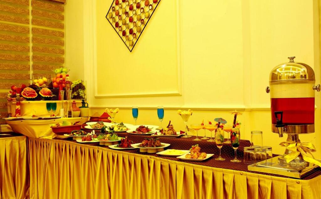 Аллеппи: Camelot Hotel