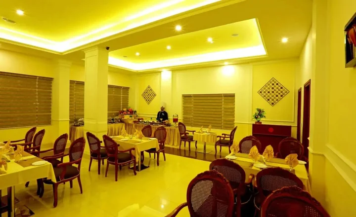Аллеппи: Camelot Hotel