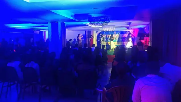 Кхандва: Castle Inn