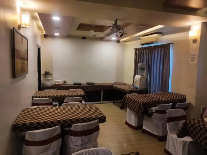 Солапур: Hotel Vaishnavi