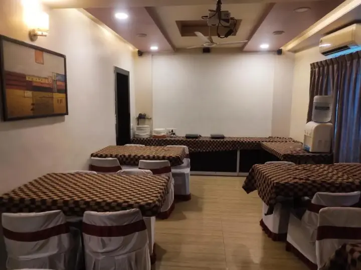Солапур: Hotel Vaishnavi