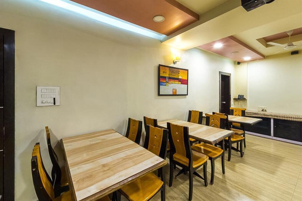 Солапур: Hotel Vaishnavi