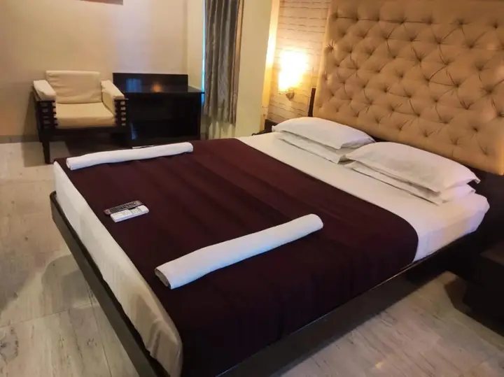 Солапур: Hotel Vaishnavi