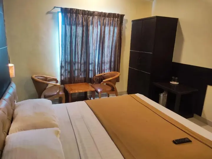 Солапур: Hotel Vaishnavi