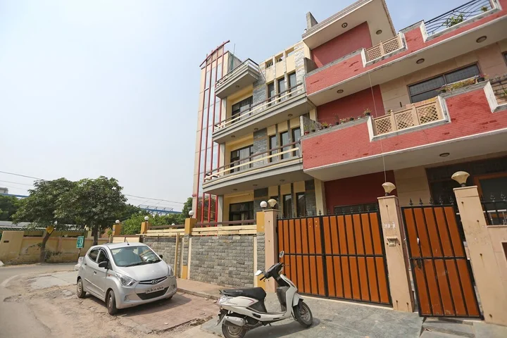 Нойда: OYO 9601 Hotel Sunshine Residency Castle