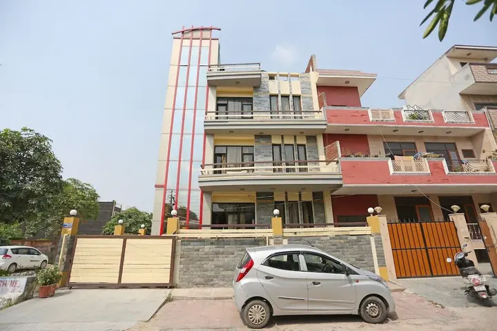 Нойда: OYO 9601 Hotel Sunshine Residency Castle
