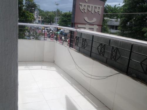 Карад: Hotel Sangam Lodging