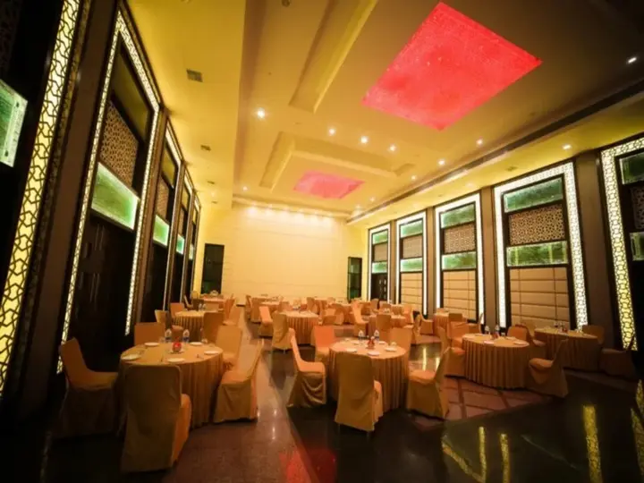 Удджайн: Meghdoot Hotel & Resorts