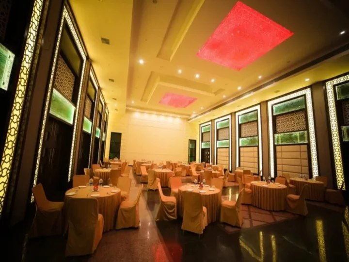 Удджайн: Meghdoot Hotel & Resorts