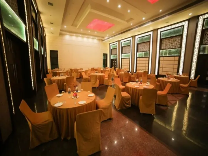 Удджайн: Meghdoot Hotel & Resorts
