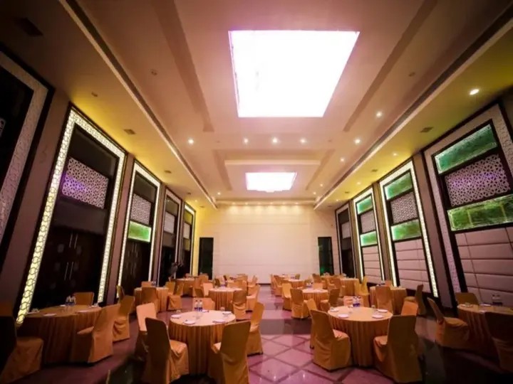 Удджайн: Meghdoot Hotel & Resorts