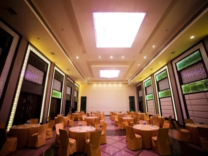 Удджайн: Meghdoot Hotel & Resorts