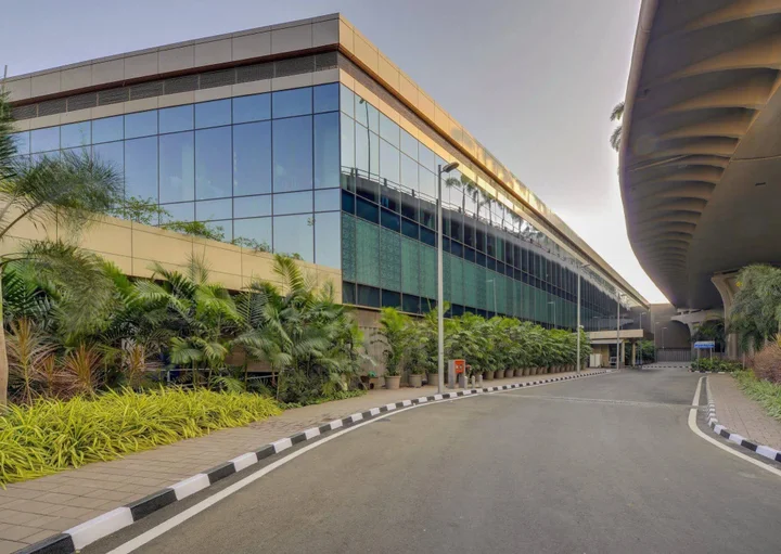 Мумбаи: Niranta Airport Transit Hotel & Lounge Terminal 2 Arrivals