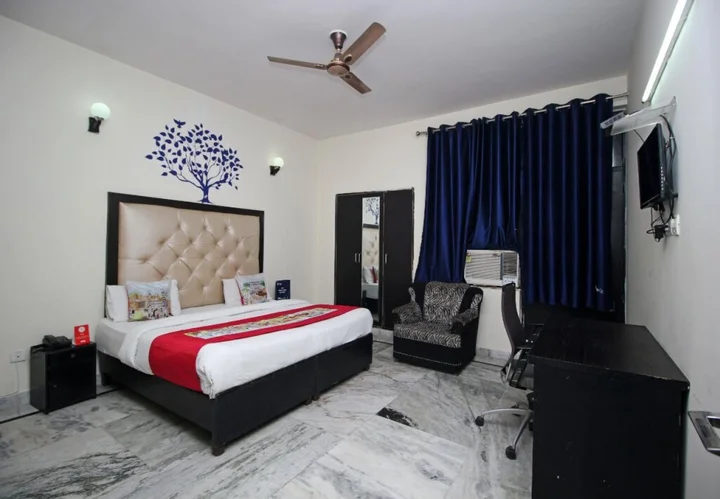 Нойда: The royal suit apartment