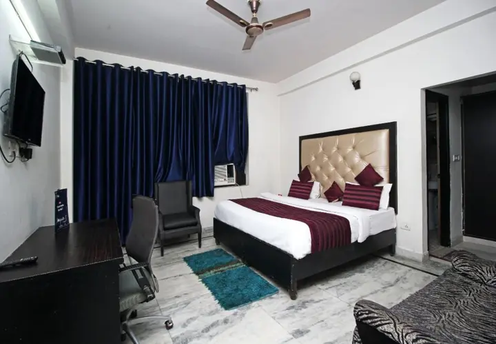 Нойда: The royal suit apartment