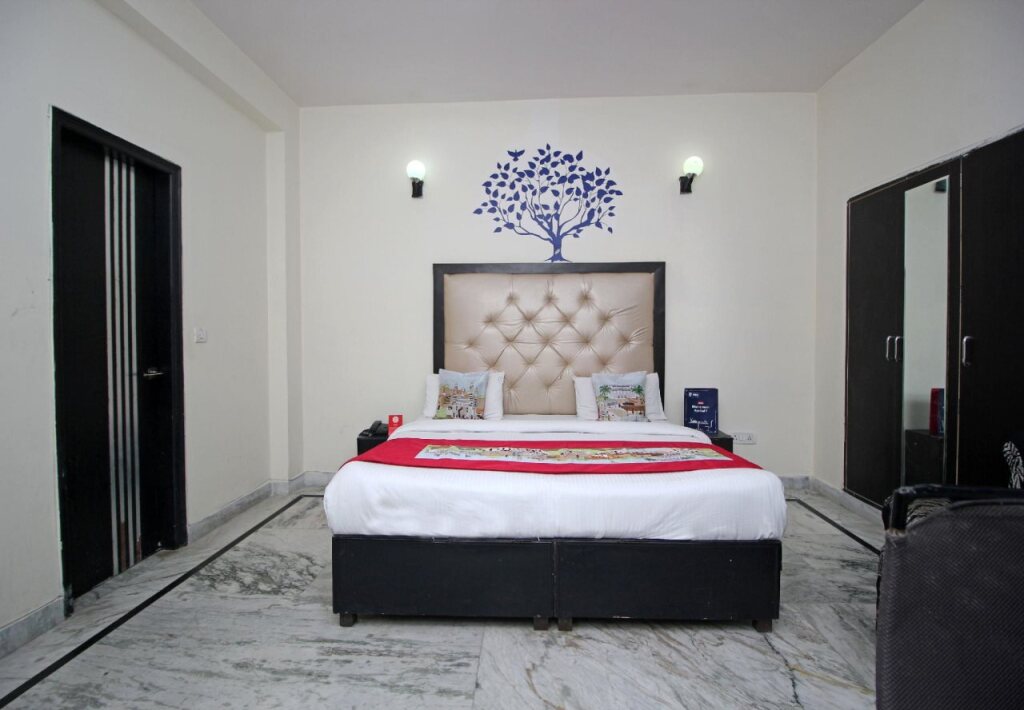 Нойда: The royal suit apartment