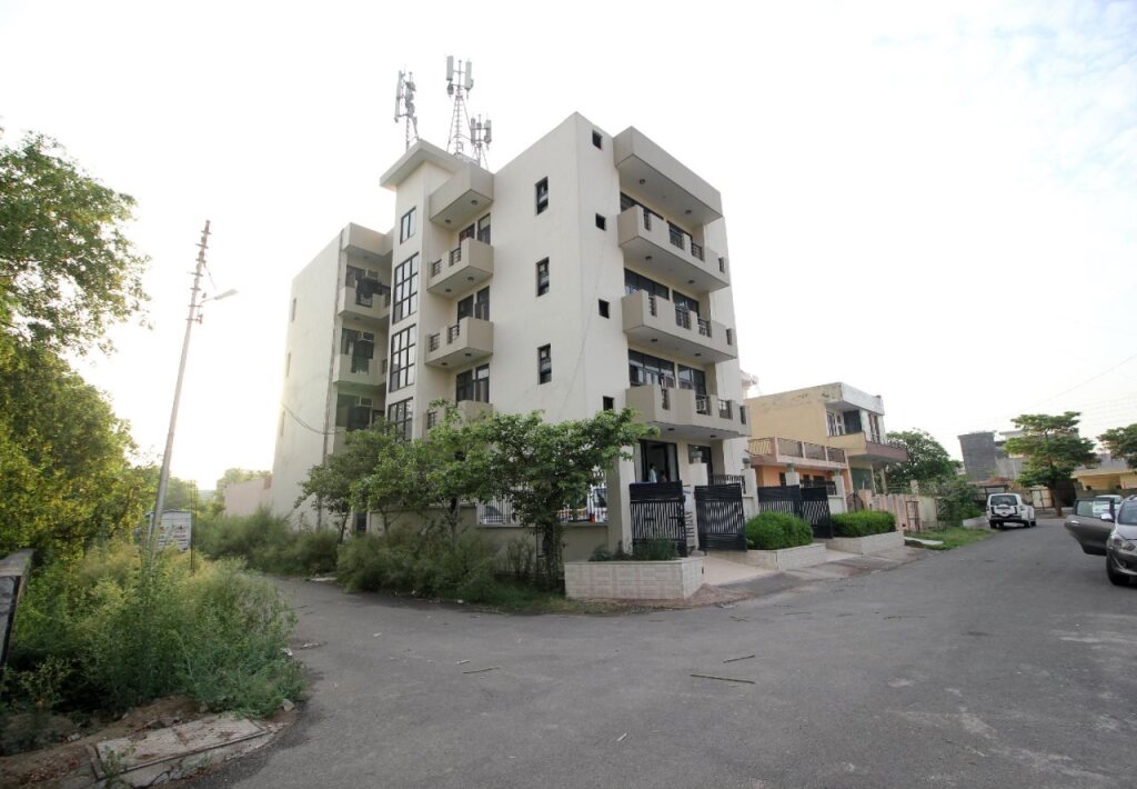 Нойда: The royal suit apartment