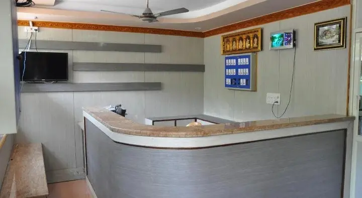 Хогенакал: C M Hotel