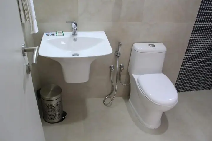 Ути: Two Seas Residence