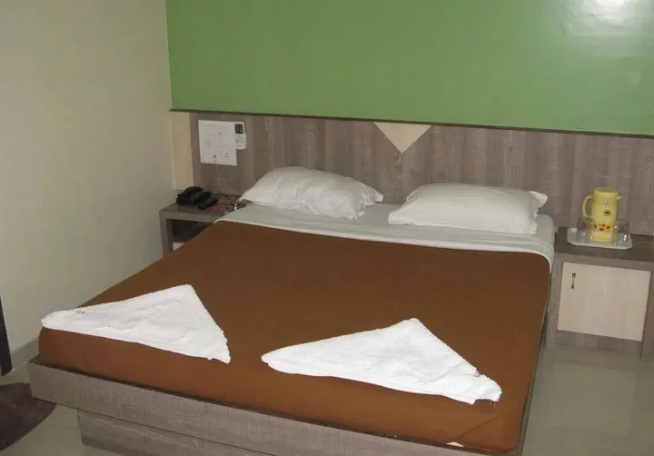 Тхане: Hotel Galaxy Residency