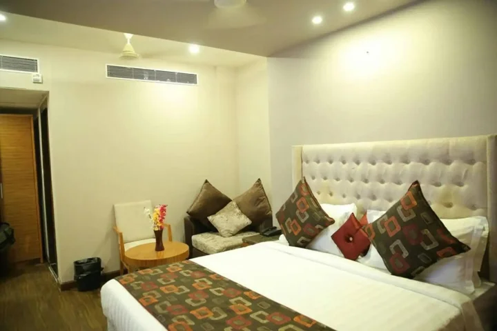 Крепость Ramnagar: Hotel SV