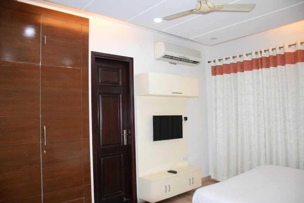 Гуруграм: When In Gurgaon - Service Apartments near Medanta Medicity