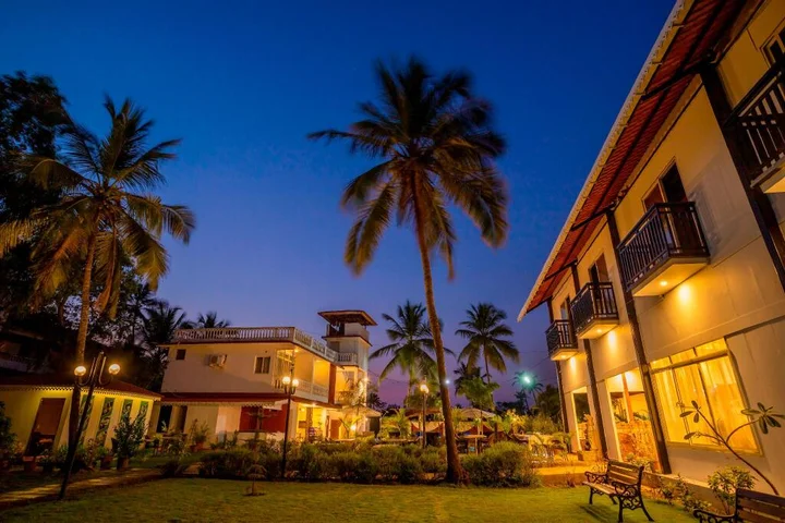 Морджим: La Vaiencia Beach Resort
