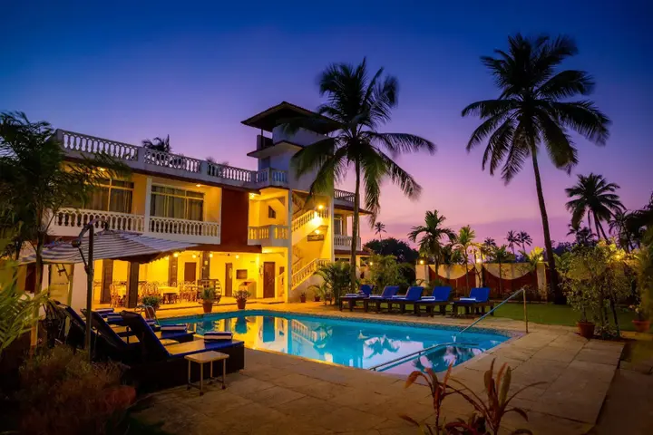 Морджим: La Vaiencia Beach Resort