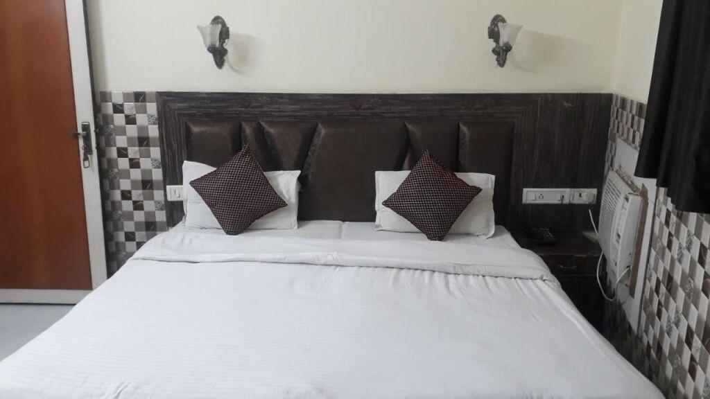 Агра: Fabhotel Sarwan