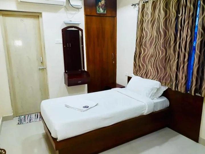 Раманатапурам: Chakraa Residency