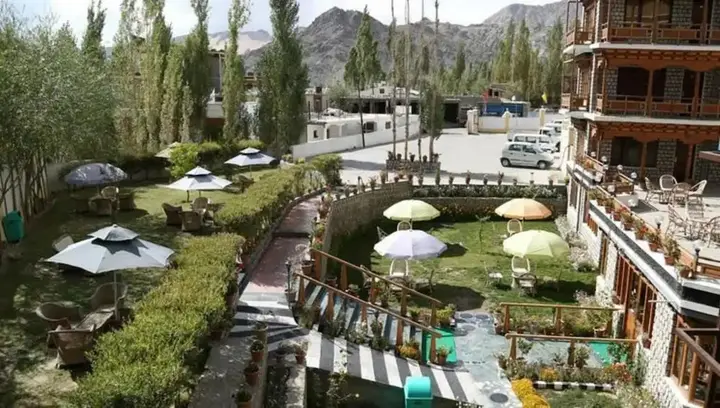 Лех: TIH Hotel Shangrila-Ladakh