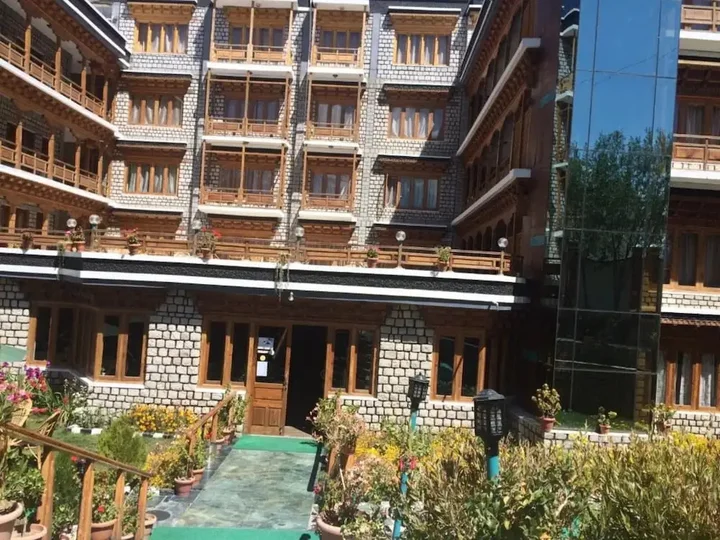 Лех: TIH Hotel Shangrila-Ladakh