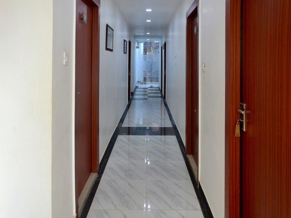 Лакхнау: OYO 4308 Hotel Zaarang Inn