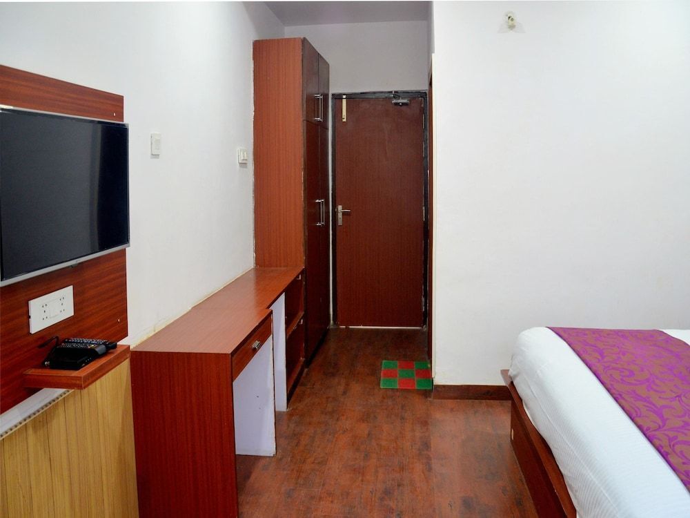 Лакхнау: OYO 4308 Hotel Zaarang Inn
