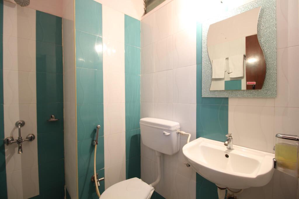 Алюр: Hotel Kadamba Comforts