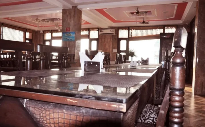 Казаули: Aaa Hotel & Restaurant
