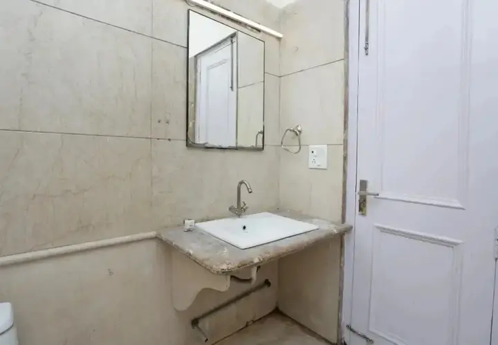 Нойда: OYO Rooms Noida City Centre 208