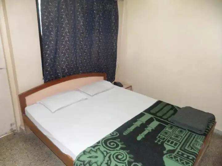Ахмеднагар: Hotel Pooja Palace